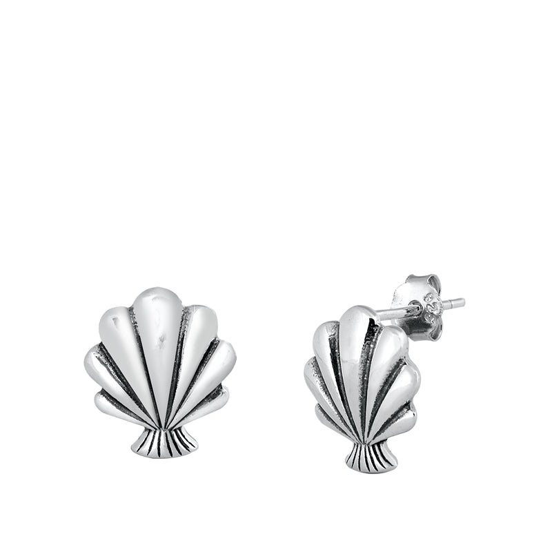 Seashell stud earring