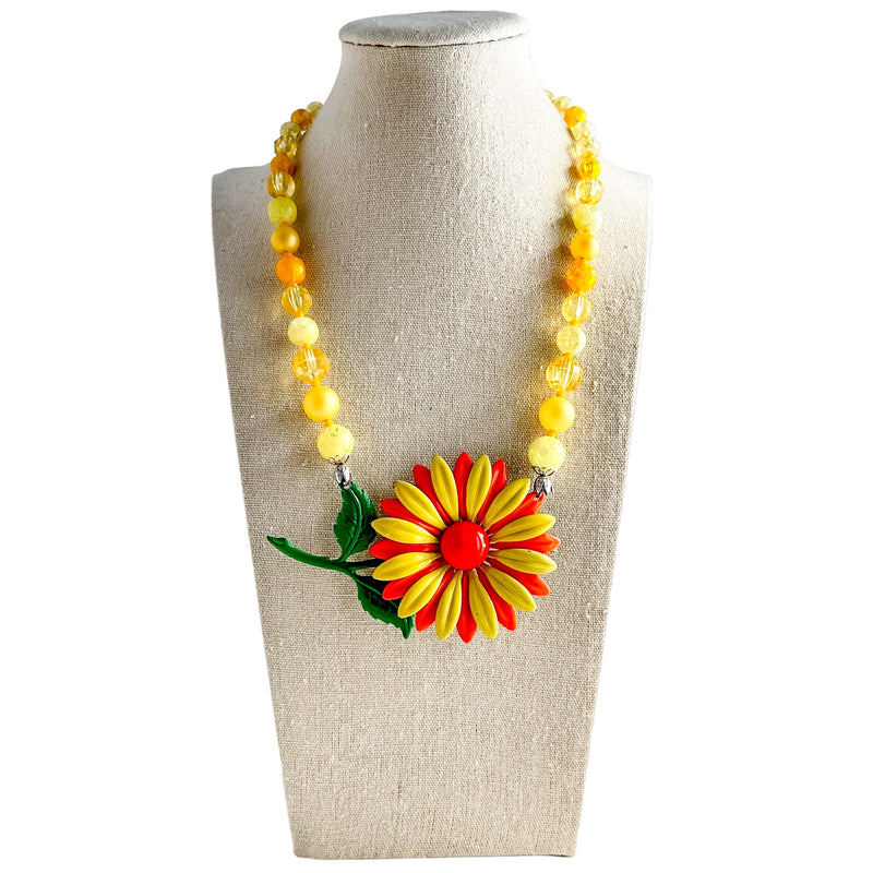 Classic Daisy Single Flower Statement Necklace