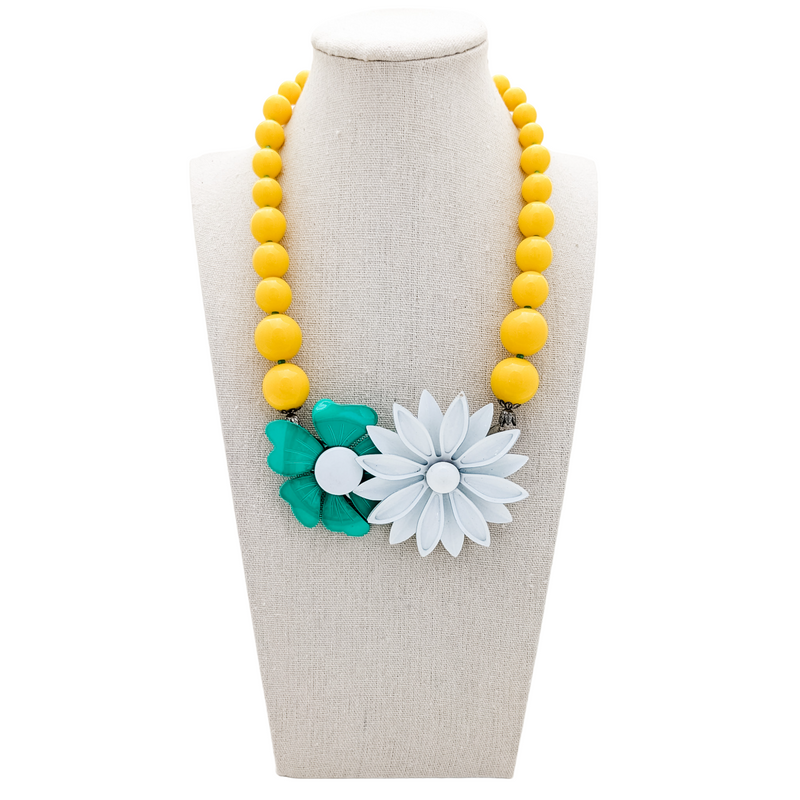 bel monili bright yellow daisy necklace